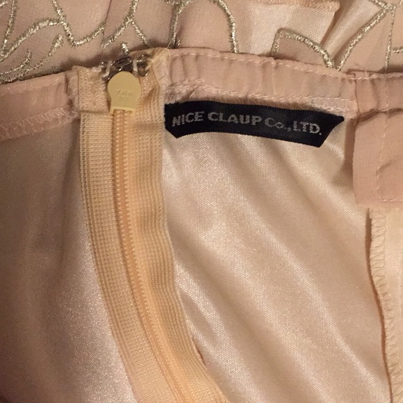 Nice Claup Flowy Peach Dress with Flower Rimming - Picture 8 of 9